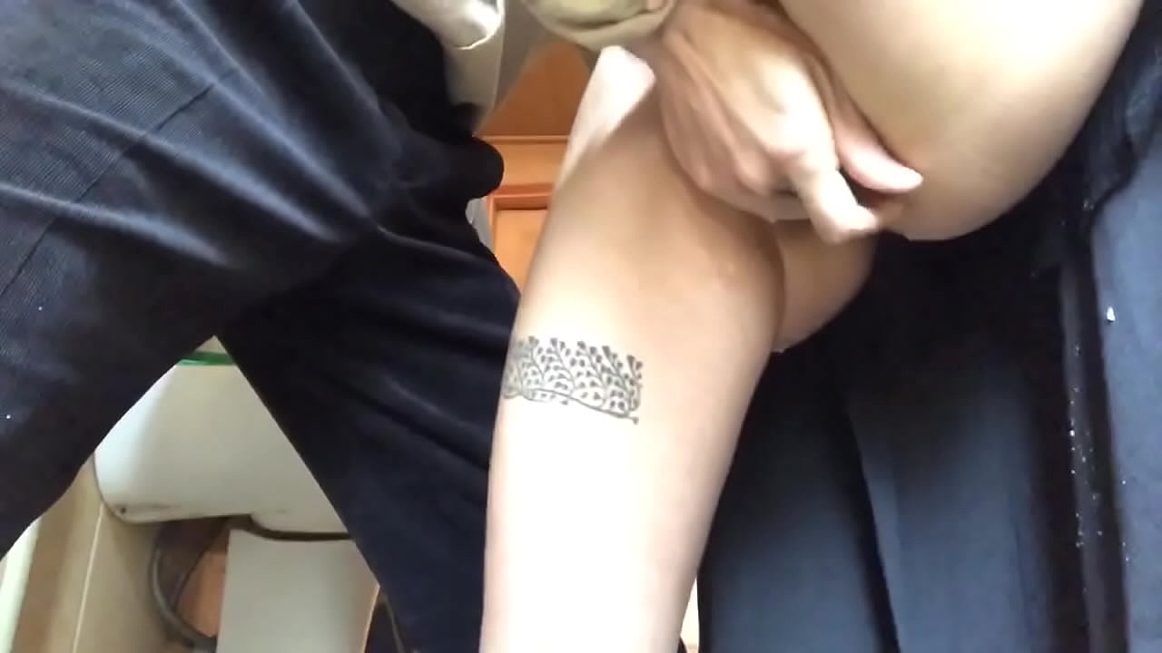 Squirt endlini yokugezela yesikole, i-orgasm enamagwebu yangempela - uthisha wami wenza konke okusemandleni akhe