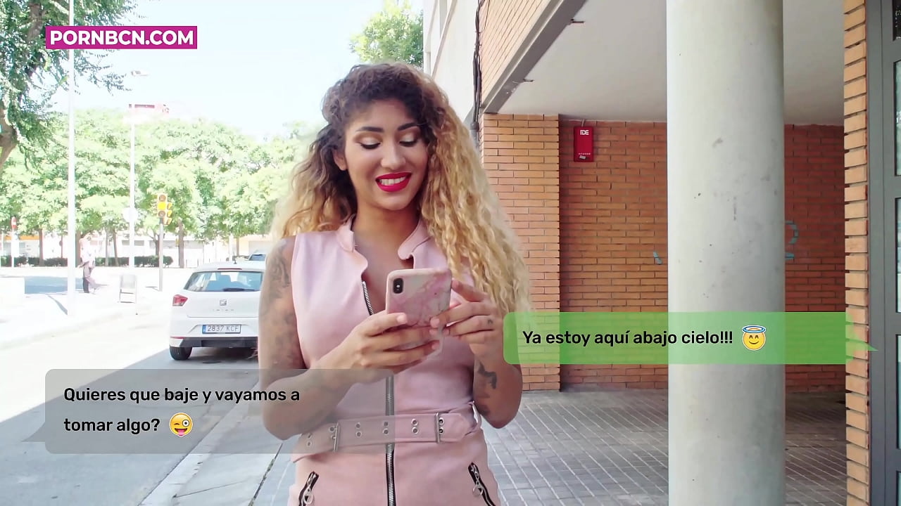 Unkosikazi ongathembekile usezojola kanzima isithandwa sakhe ngesikhathi umyeni wakhe esebenza. U-Latina onamabele kanye nembongolo enkulu. Venus Aphrodite.