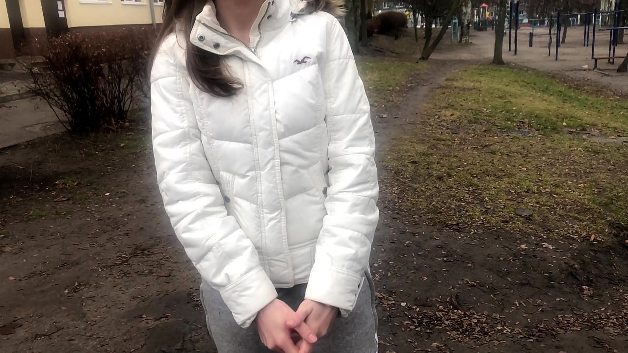 I-Stranger For the Money Wamunca futhi Wabhejwa. I-amateur yaseRussia. Ngokukhuluma.